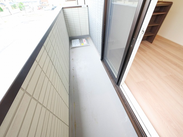 バルコニー　バルコニーからの眺めを楽しみながら食事をしませんか