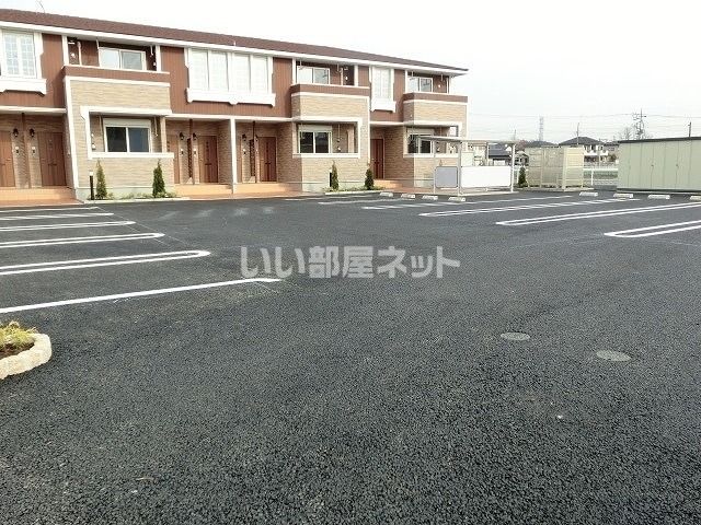 【宇都宮市茂原町のアパートの駐車場】