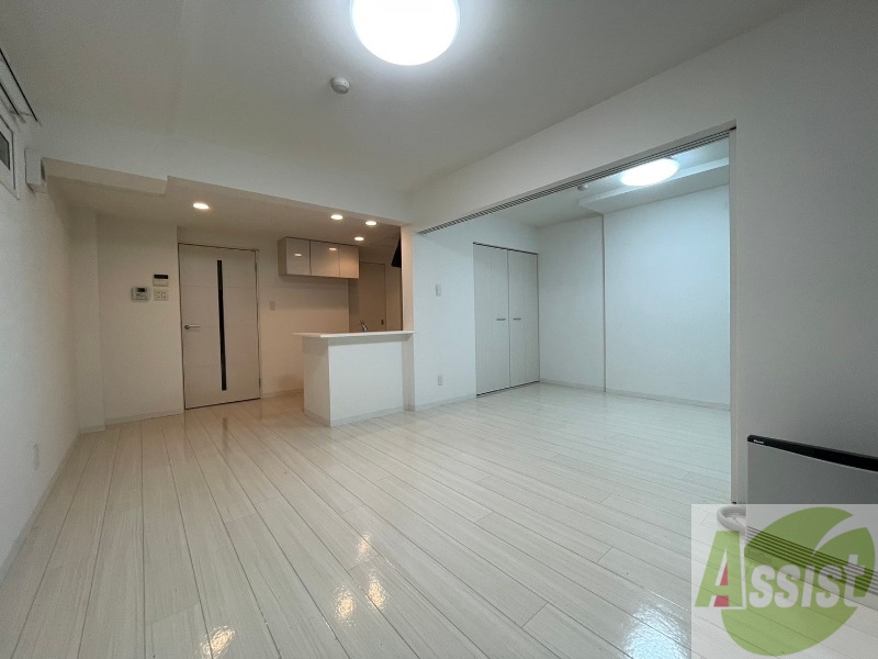 居室・リビング　広くてキレイなお部屋が広がっていて、充実した生活が送れそう。