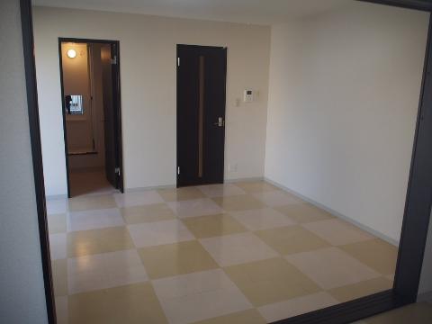 居室・リビング　室内