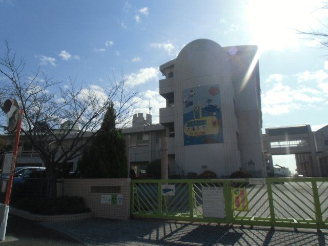 小学校　横須賀市立野比東小学校（小学校）まで415m