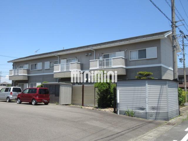 建物外観　陽の当たる明るい外観