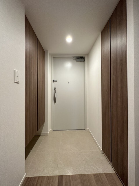 玄関　※写真は同タイプ住戸です。