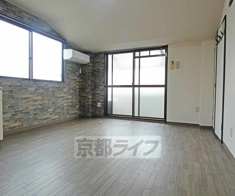 居室・リビング　閑静な住宅街に建つ学生さんにオススメのワンルームです。