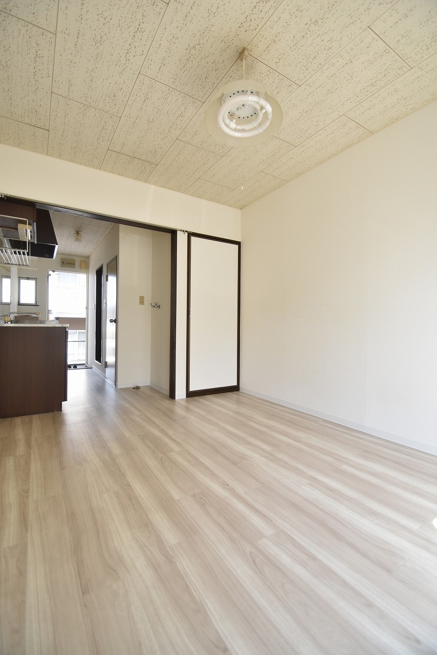 居室・リビング　広い室内です。