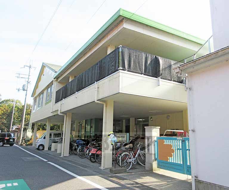 幼稚園・保育園　本福寺こども園（幼稚園・保育園）まで300m