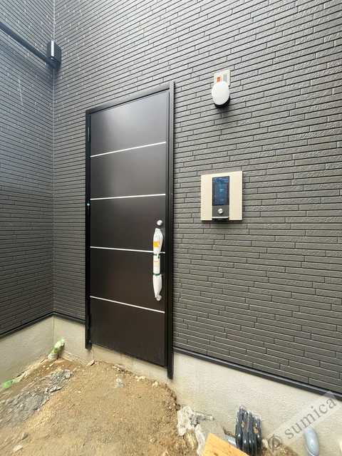 エントランス　明るいエントランスであなたのお帰りをお待ちします＾＾