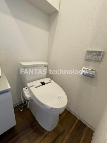 トイレ　プレセダンヒルズ北千住2
