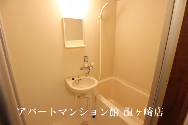 バス・シャワールーム　キレイな照明付お風呂♪