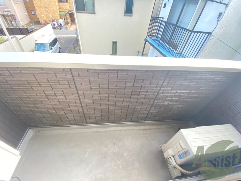 バルコニー　バルコニーがあるので洗濯物は外に干せそうですね～