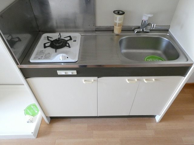 キッチン　写真は101号室(参照)