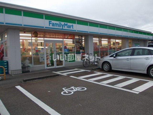 コンビニ　ファミリーマート小杉一条店（コンビニ）まで522m