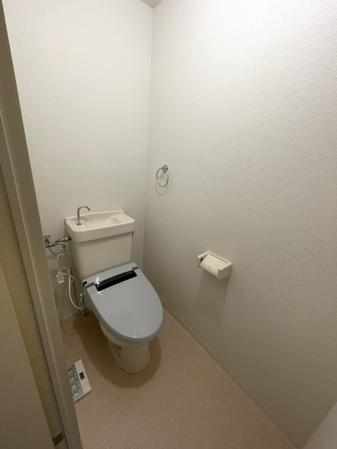 トイレ　他号室のお写真です。参考にご覧ください。