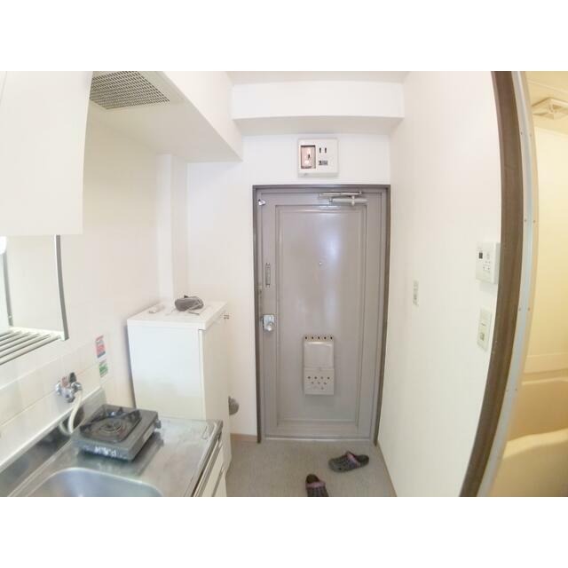 玄関　同物件別部屋