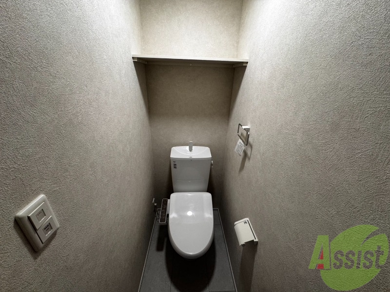 トイレ　こちらはトイレです。ピカピカなトイレで、気持ちも良いですね。