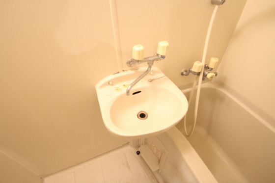 洗面設備　※別部屋の写真です