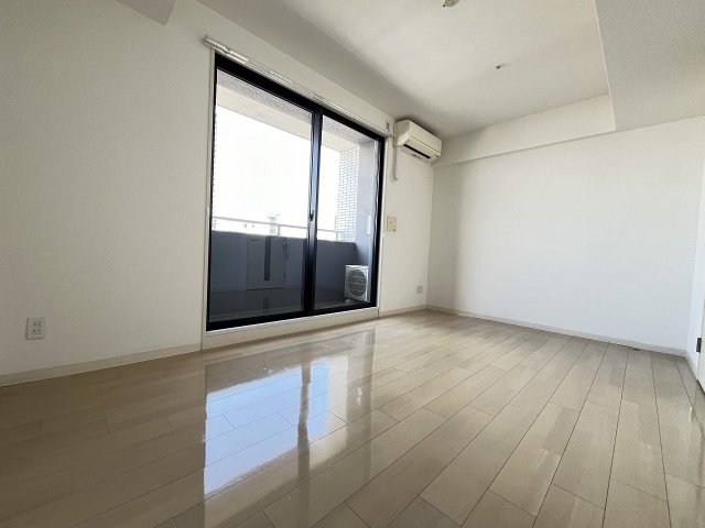 その他部屋・スペース　開放的な寝室です