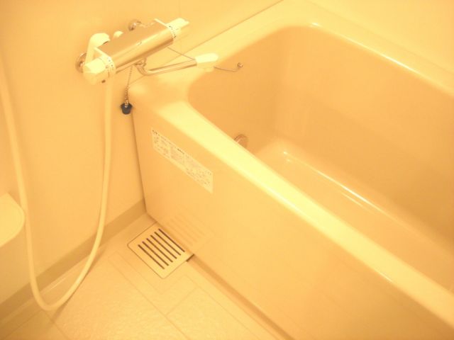 バス・シャワールーム　別号室の参考写真です。