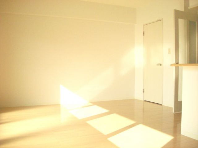 居室・リビング　別号室の参考写真です。