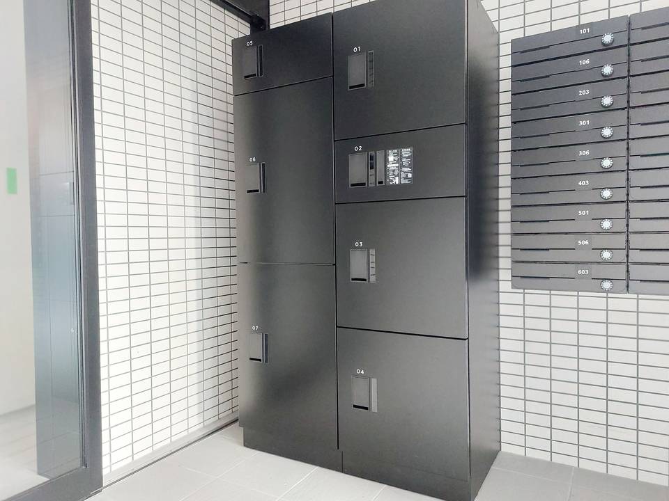 エントランス　宅配ボックス
