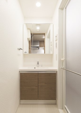 洗面設備　独立洗面台です