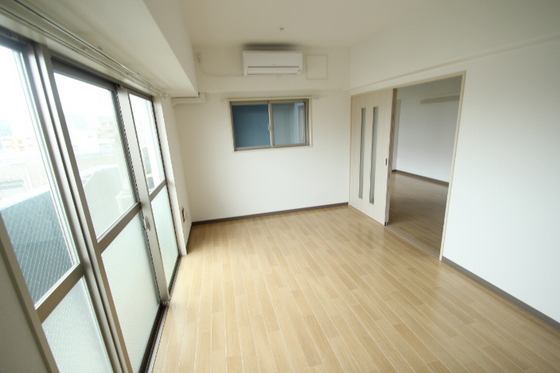 居室・リビング　※別部屋の写真です