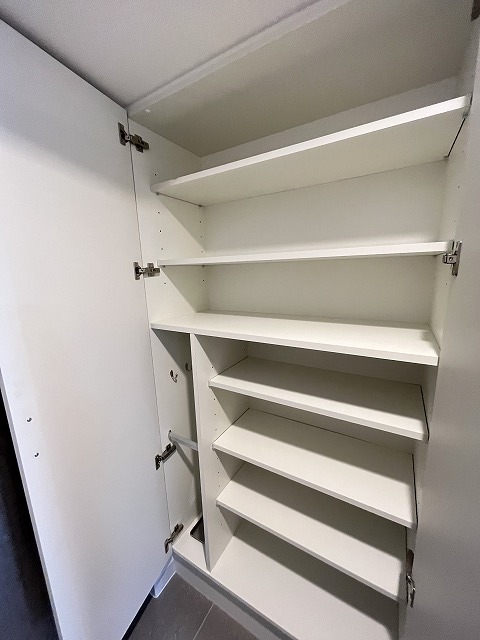 収納　シューズボックス