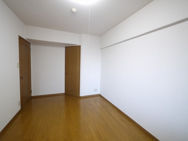 その他部屋・スペース　落ち着いて過ごせるお部屋なので、寝室にいかがでしょうか