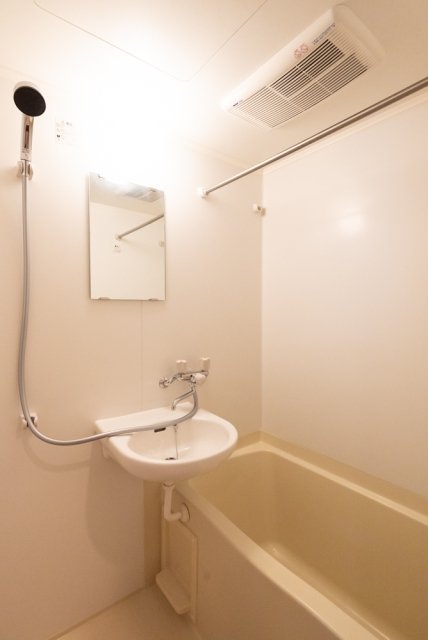 バス・シャワールーム　お風呂です