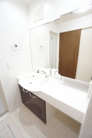 洗面設備　※同物件・同タイプの写真です。