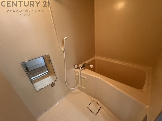 バス・シャワールーム　シンプルで機能的な浴室♪