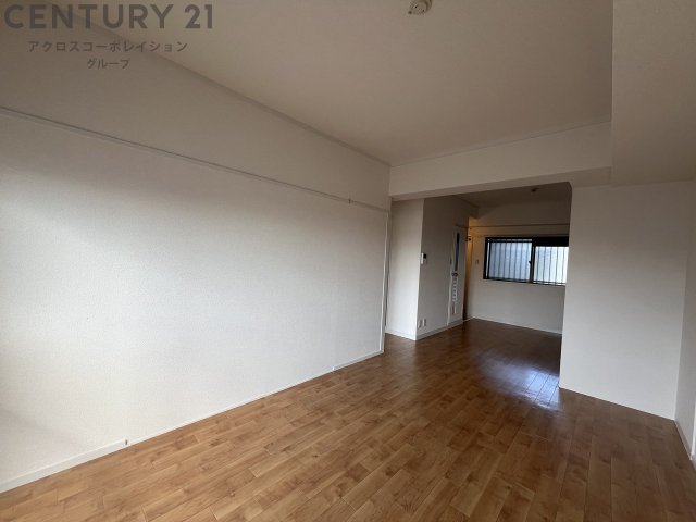 居室・リビング　２面採光で明るいLDK♪