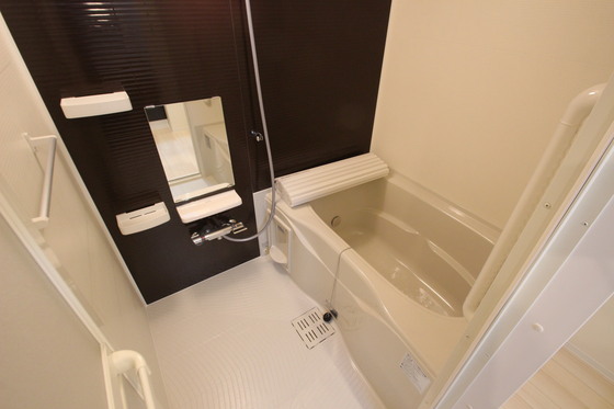 バス・シャワールーム　※別部屋の写真です