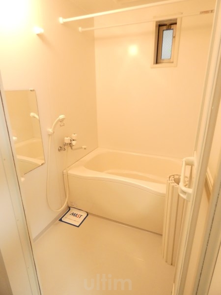 バス・シャワールーム　浴室に窓