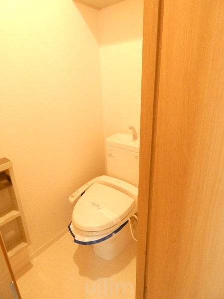 トイレ　ウォシュレット付き