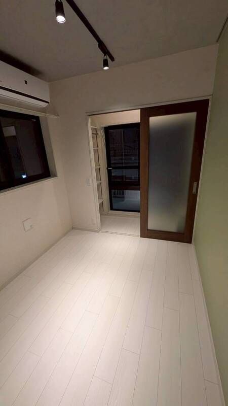 居室・リビング　☆明るい洋室☆