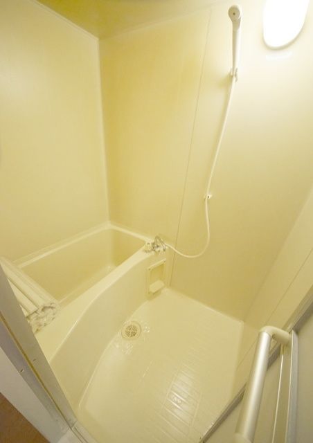 バス・シャワールーム　★★ゆったりとしたバスルーム★★