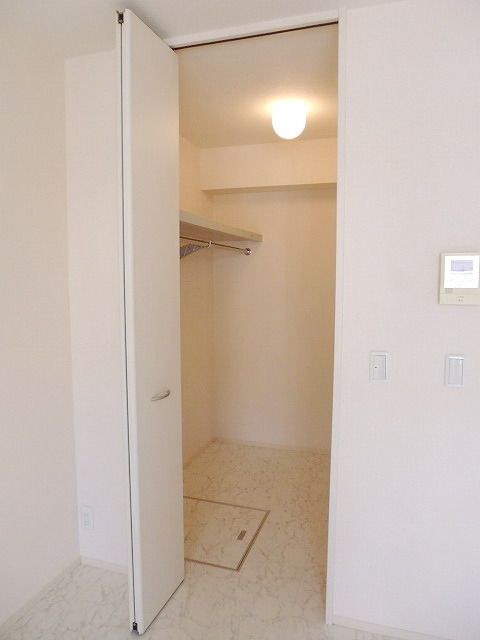 収納　★ウォークインクローゼットです★