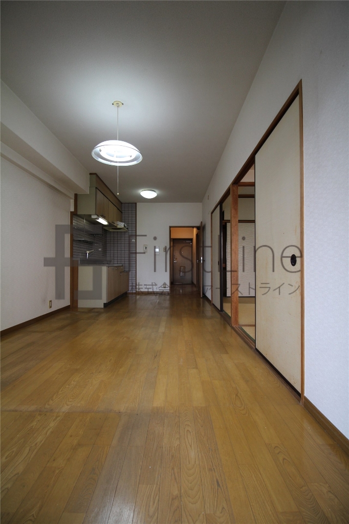 居室・リビング　※別号室の画像です