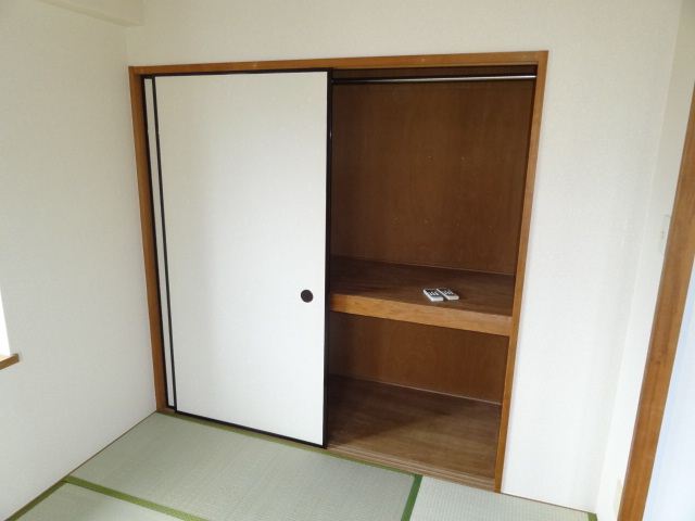 収納　押入れ