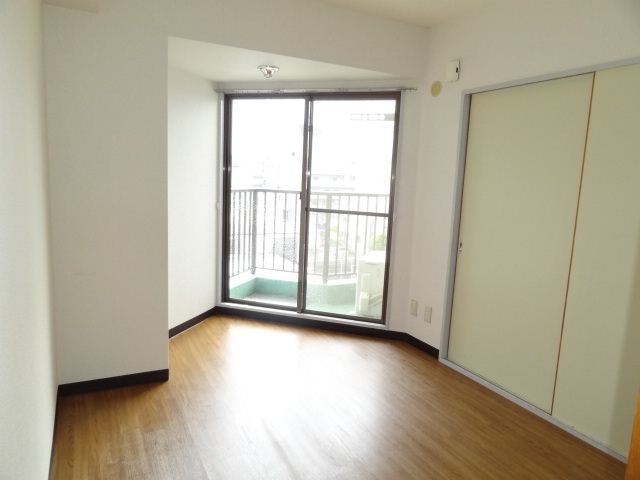 居室・リビング　６帖フローリングのお部屋