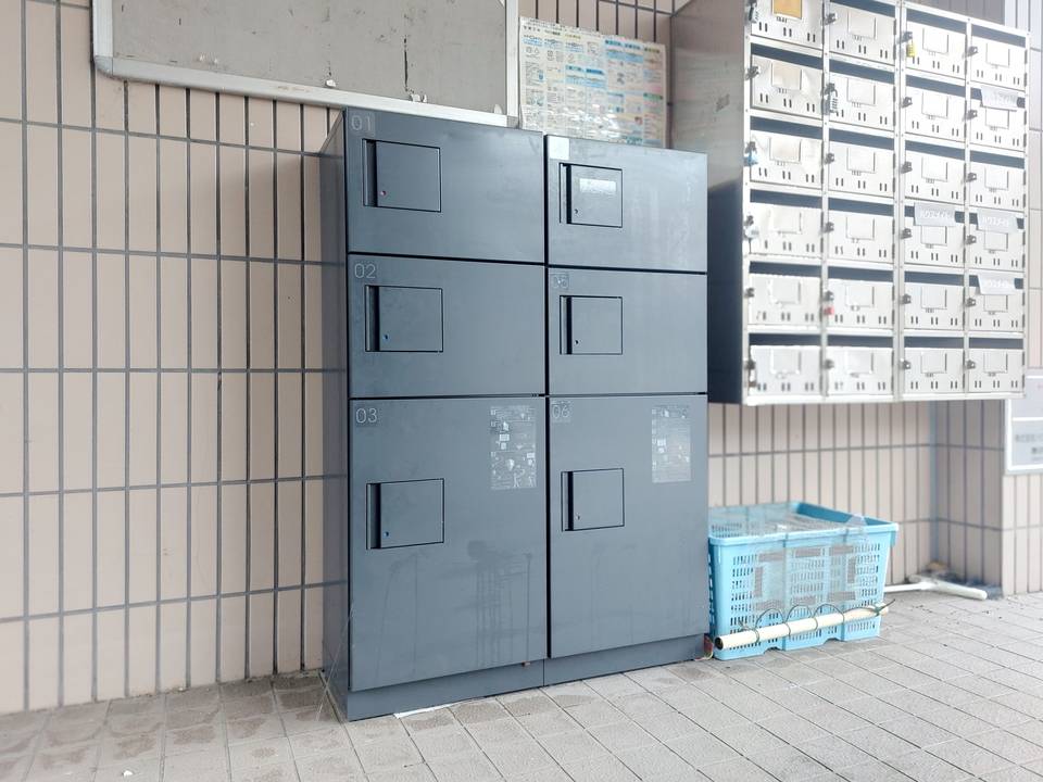 エントランス　宅配ボックス