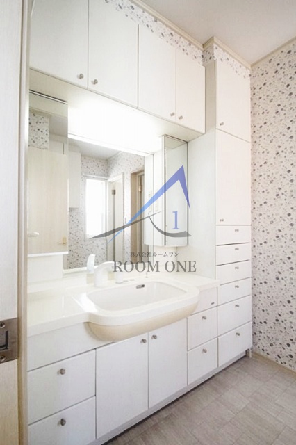 洗面設備　洗面台です。