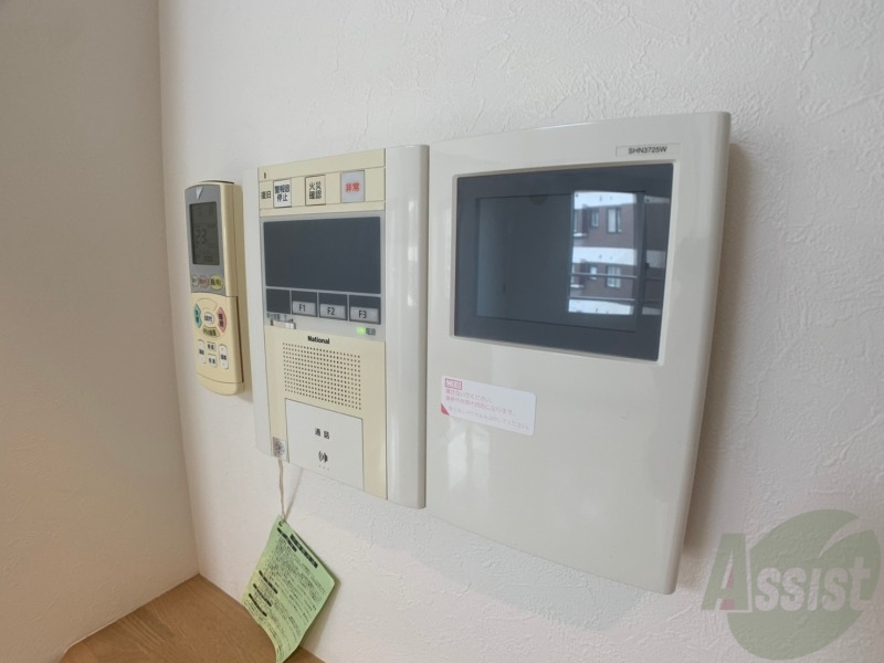 セキュリティ　ＴＶモニター付インターホンです。来客者の顔が見えるので安心！