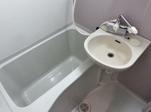 バス・シャワールーム　※同タイプ参考写真