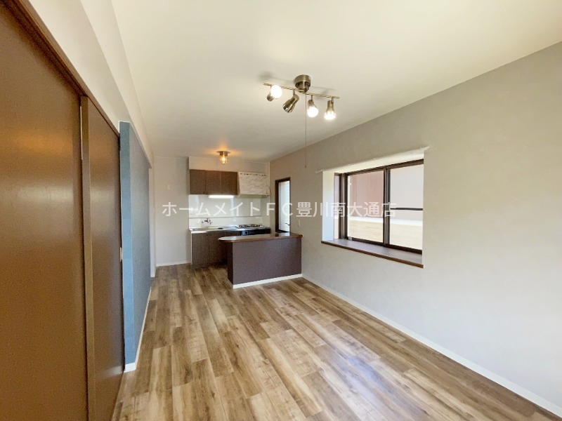 居室・リビング　同型別部屋写真