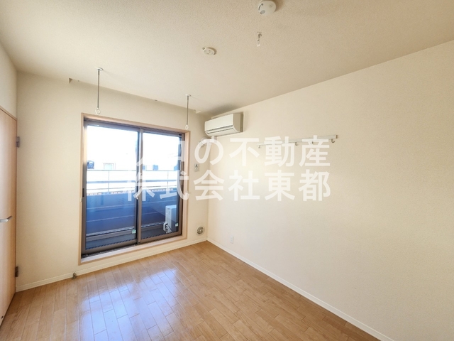 居室・リビング　南西向きなので暖かな日差しが入りますね♪