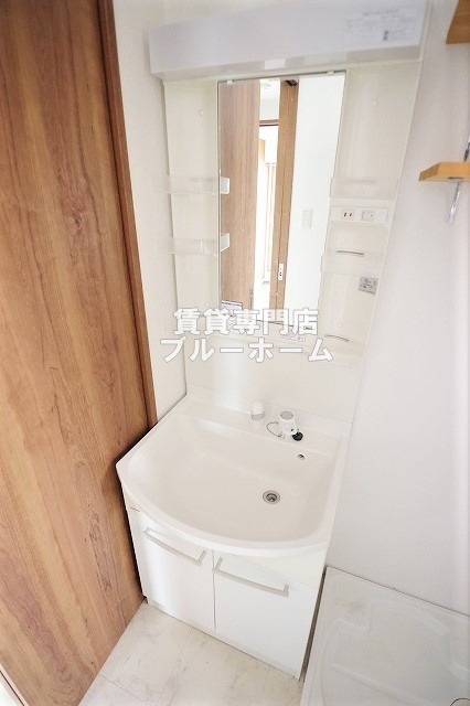 洗面設備　独立洗面台あります！