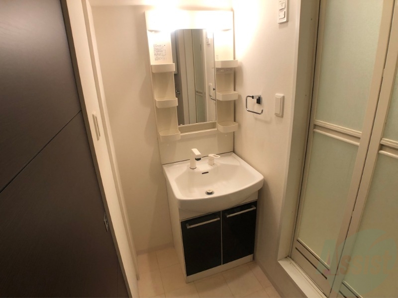 洗面設備　シャンプードレッサー。身支度はここでばっちり。