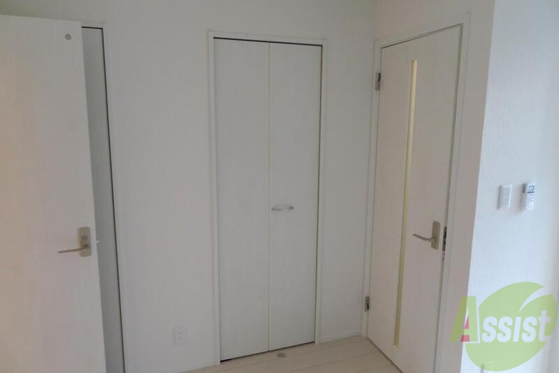 収納　クローゼットは狭そうですが中は割と広いパターンなんでしょう。